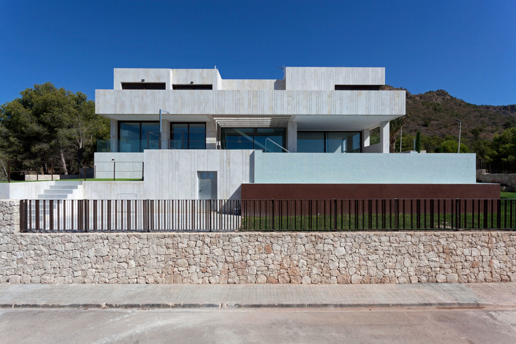 monasterios-house-by-antonio-altarriba