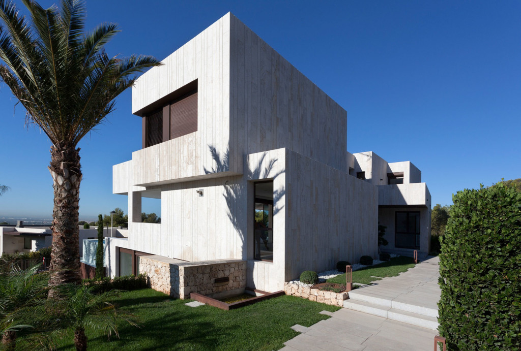 monasterios-house-by-antonio-altarriba