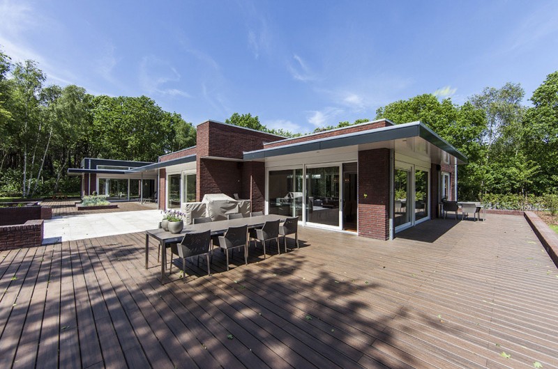 nature-bounded-villa-in-the-dunes