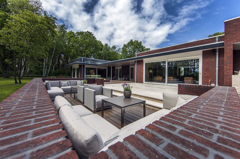 nature-bounded-villa-in-the-dunes